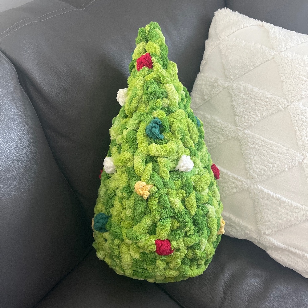 Christmas Tree Plush (crochet)